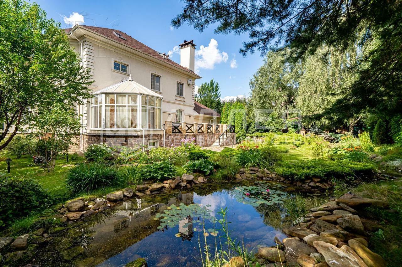 2-этажный коттедж 617.5 м² с отделкой