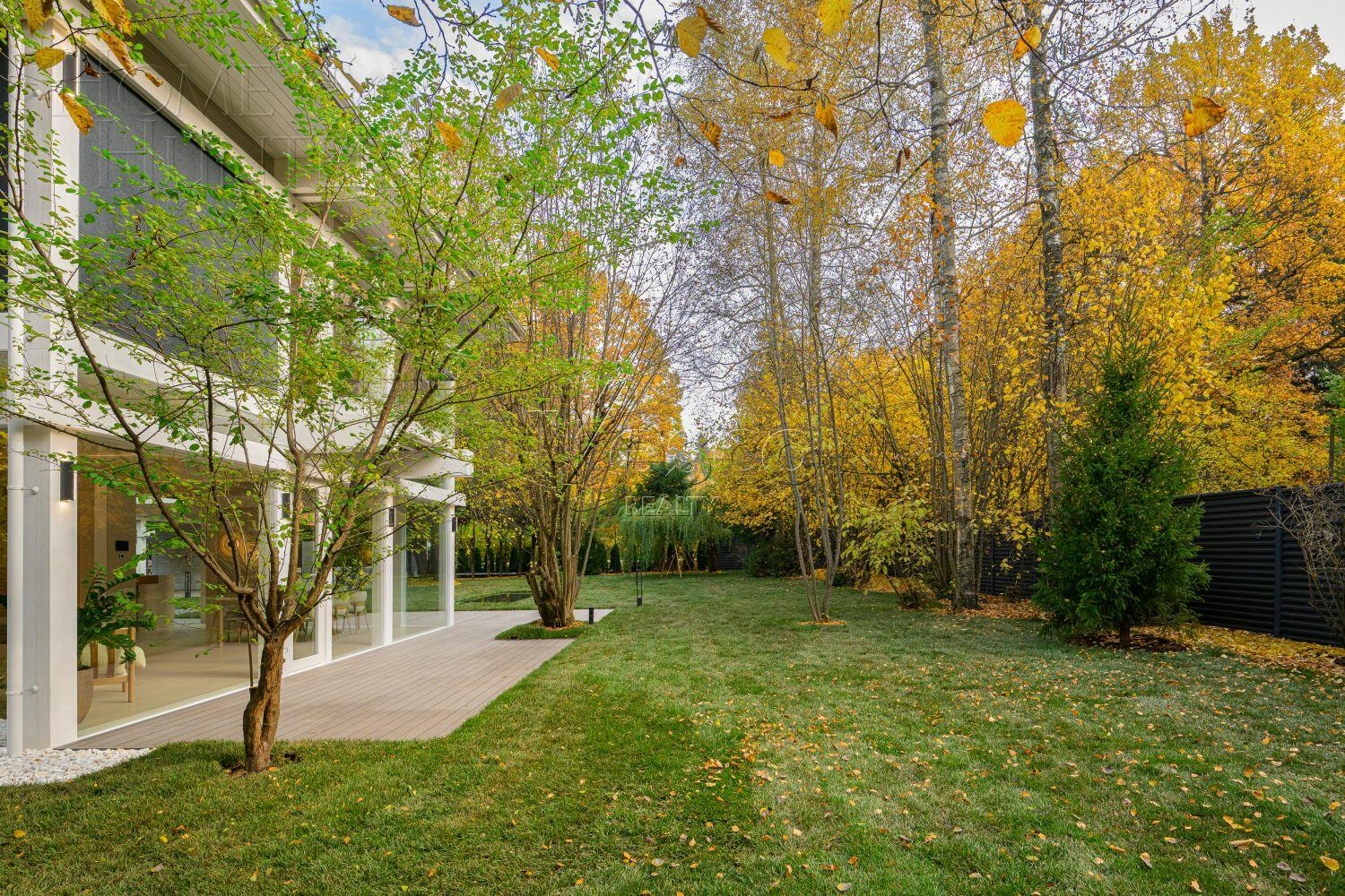 2-этажный коттедж 315 м² с отделкой