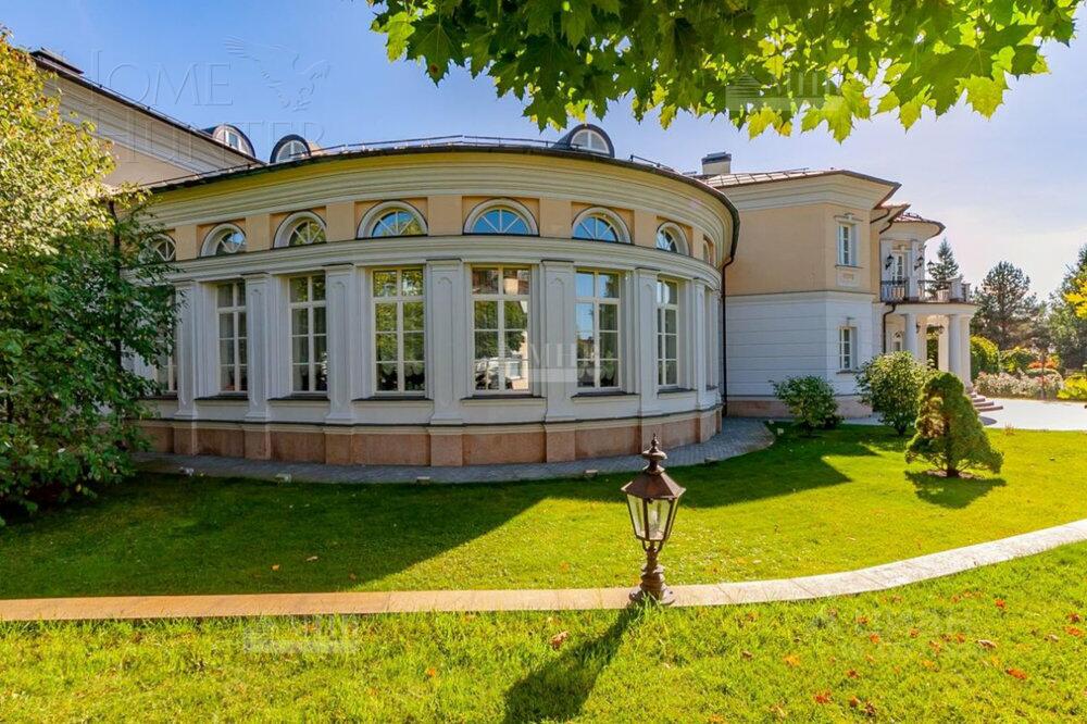 2-этажный коттедж 2 000 м² с отделкой