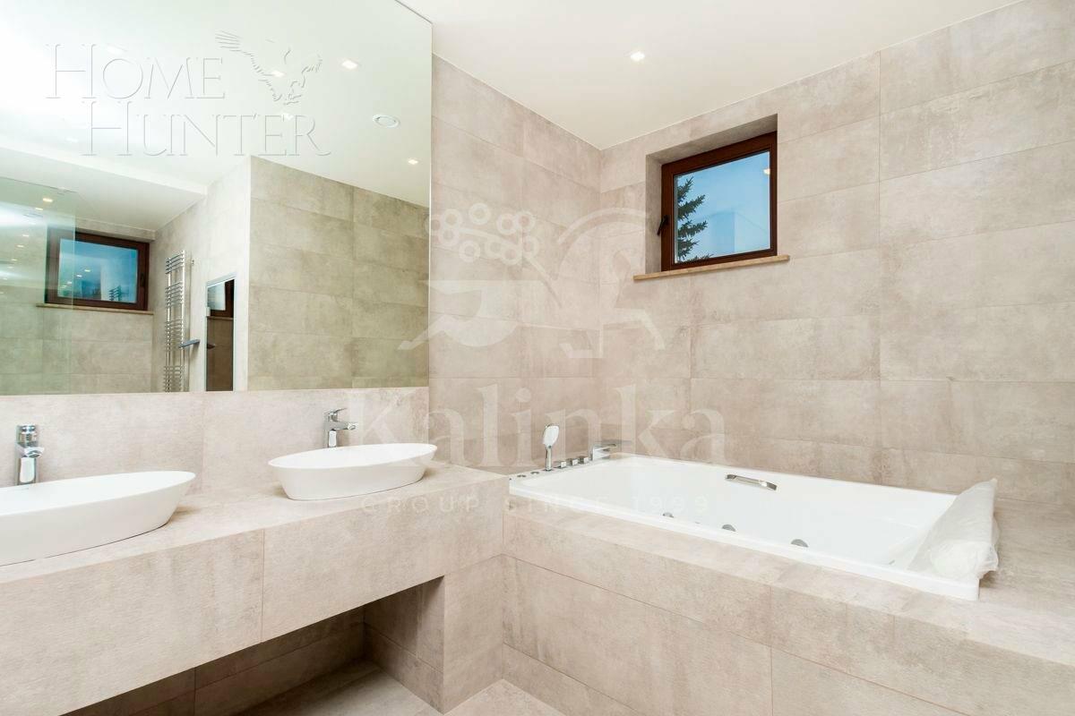 3-этажный коттедж 700 м² с отделкой