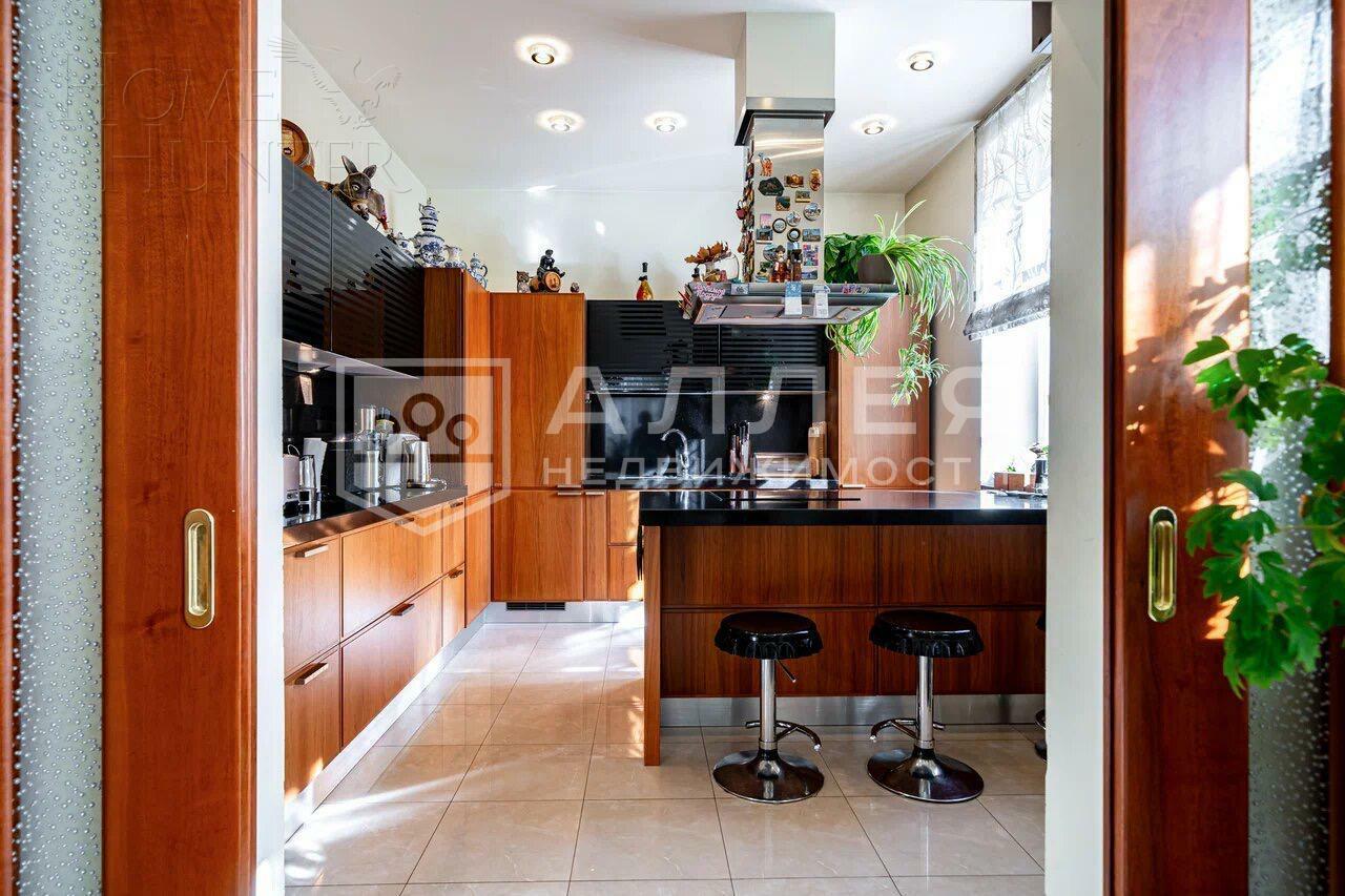 2-этажный коттедж 617.5 м² с отделкой