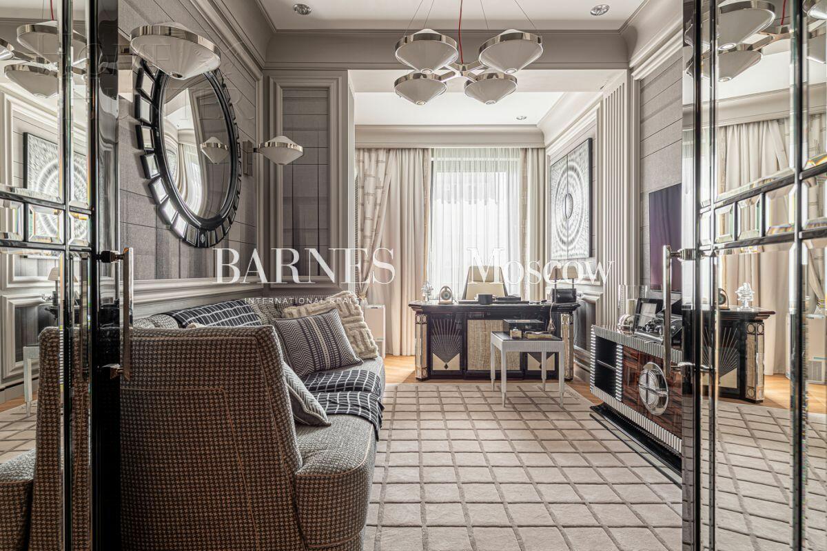 5-КОМН. КВАРТИРА С ОТДЕЛКОЙ 242.42 М² НА 6 ЭТАЖЕ