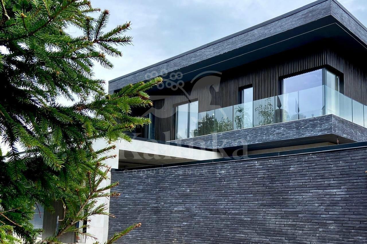 2-этажный коттедж 468 м² с отделкой