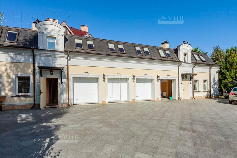 2-этажный коттедж 2 000 м² с отделкой