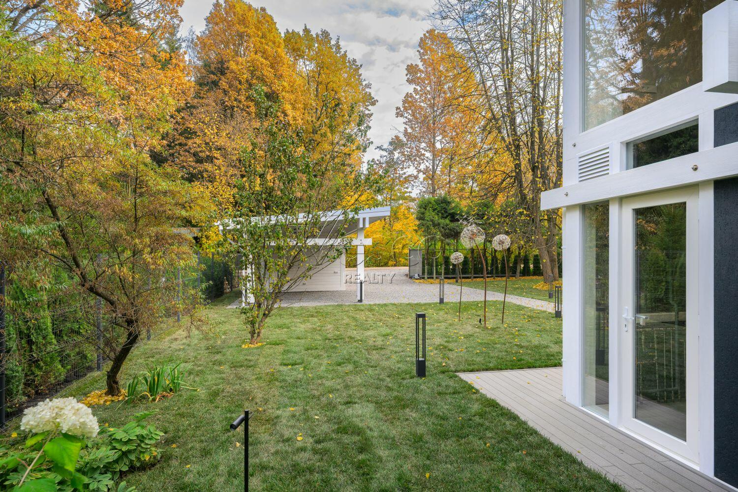 2-этажный коттедж 315 м² с отделкой