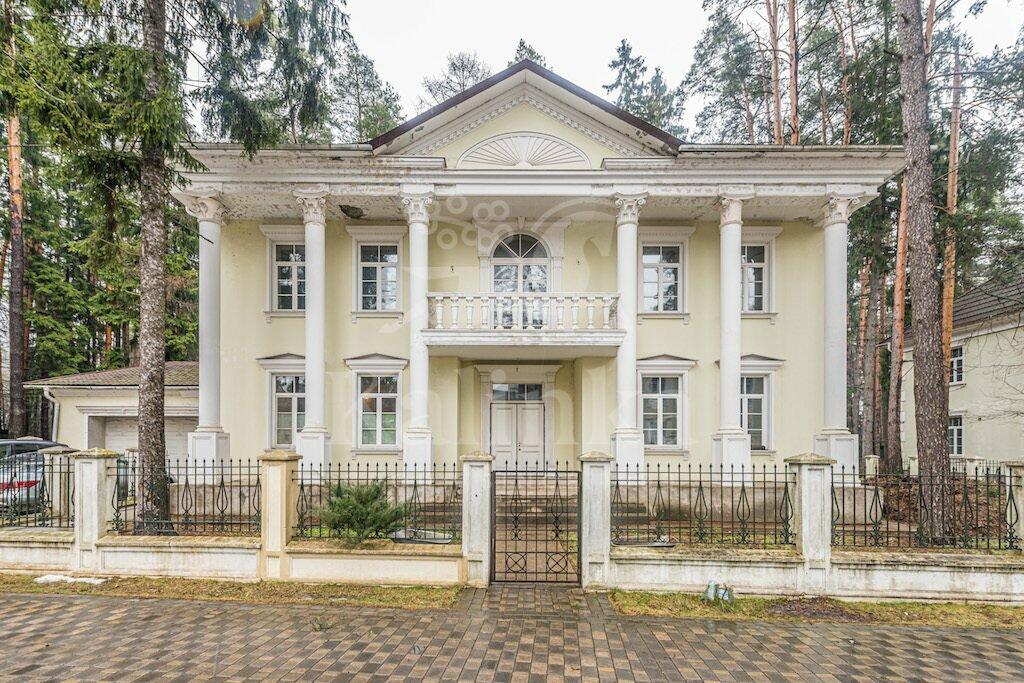 2-этажный коттедж 704 м² без отделки