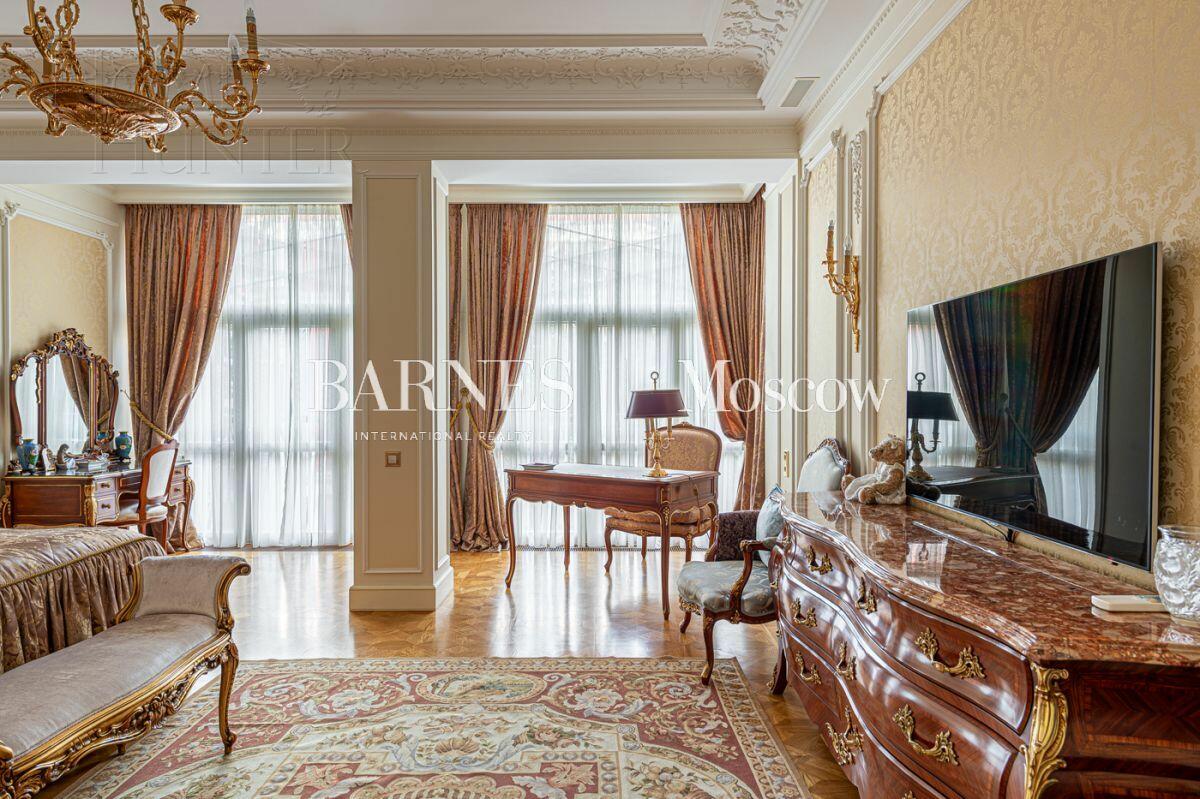 4-КОМН. КВАРТИРА С ОТДЕЛКОЙ 190 М² НА 3 ЭТАЖЕ