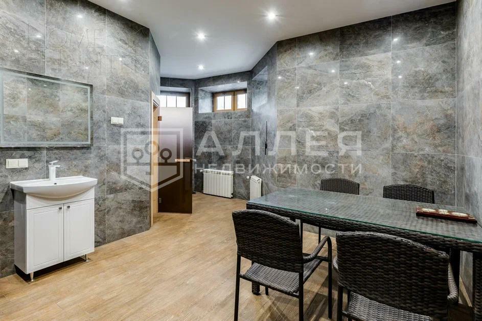 3-этажный коттедж 615 м² с отделкой