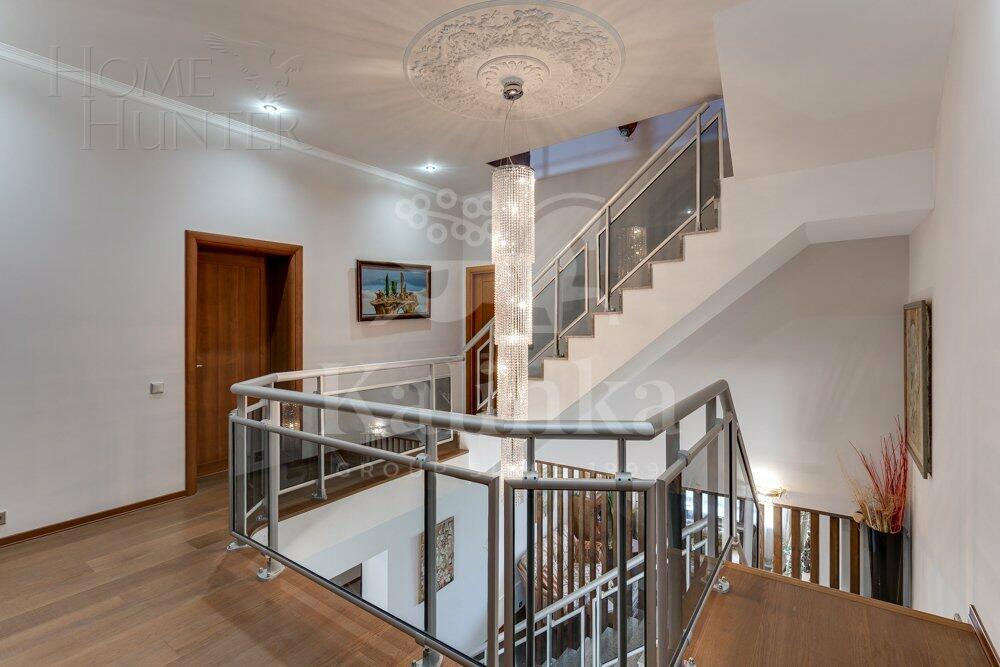 2-этажный коттедж 750 м² с отделкой