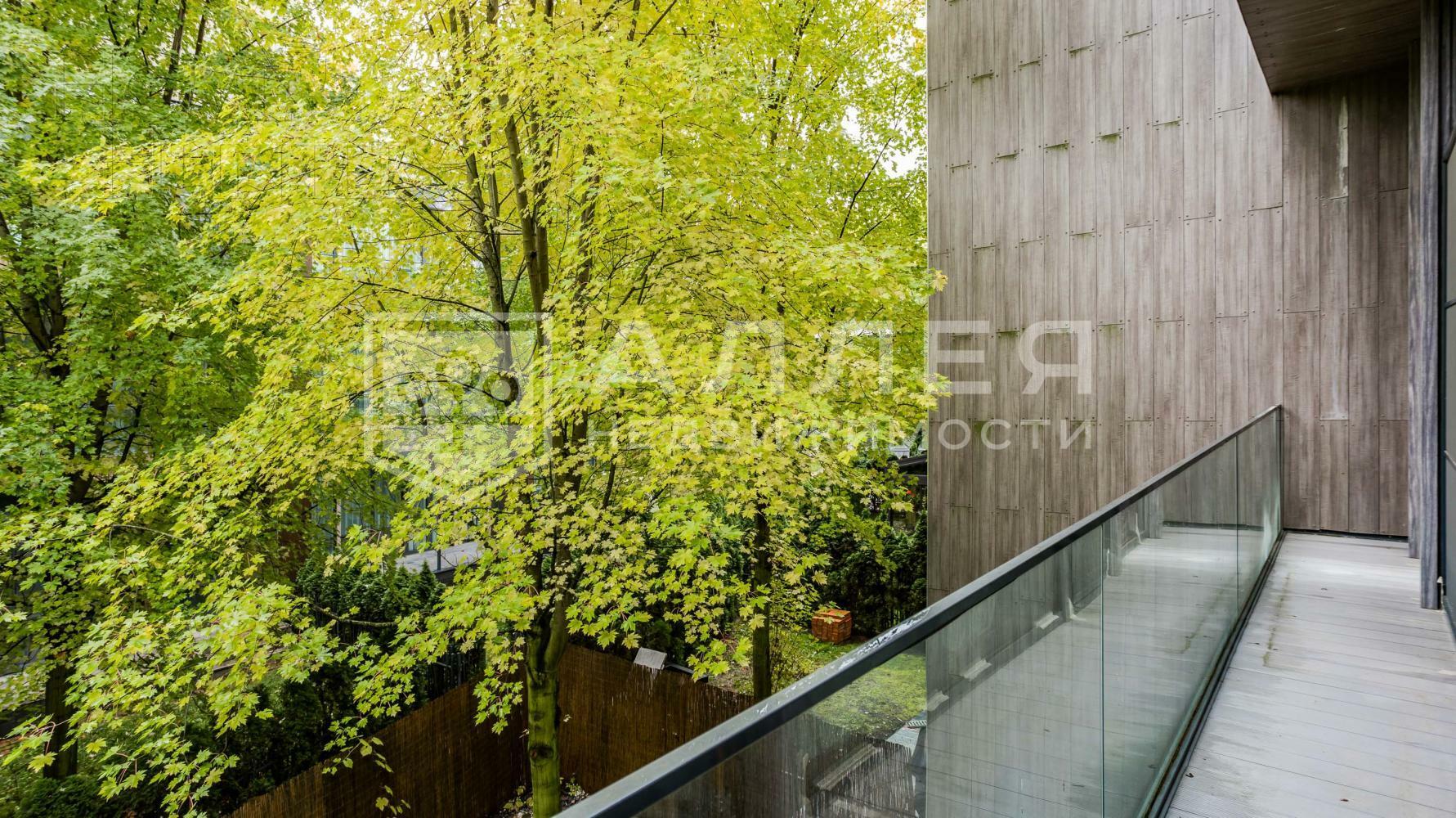 3-этажный таунхаус 240 м² с отделкой