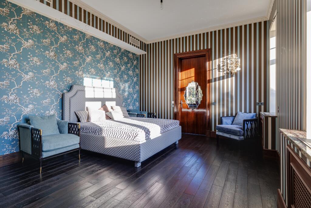 2-этажный коттедж 1 200 м² с отделкой