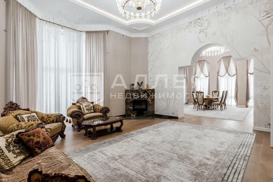 3-этажный коттедж 615 м² с отделкой