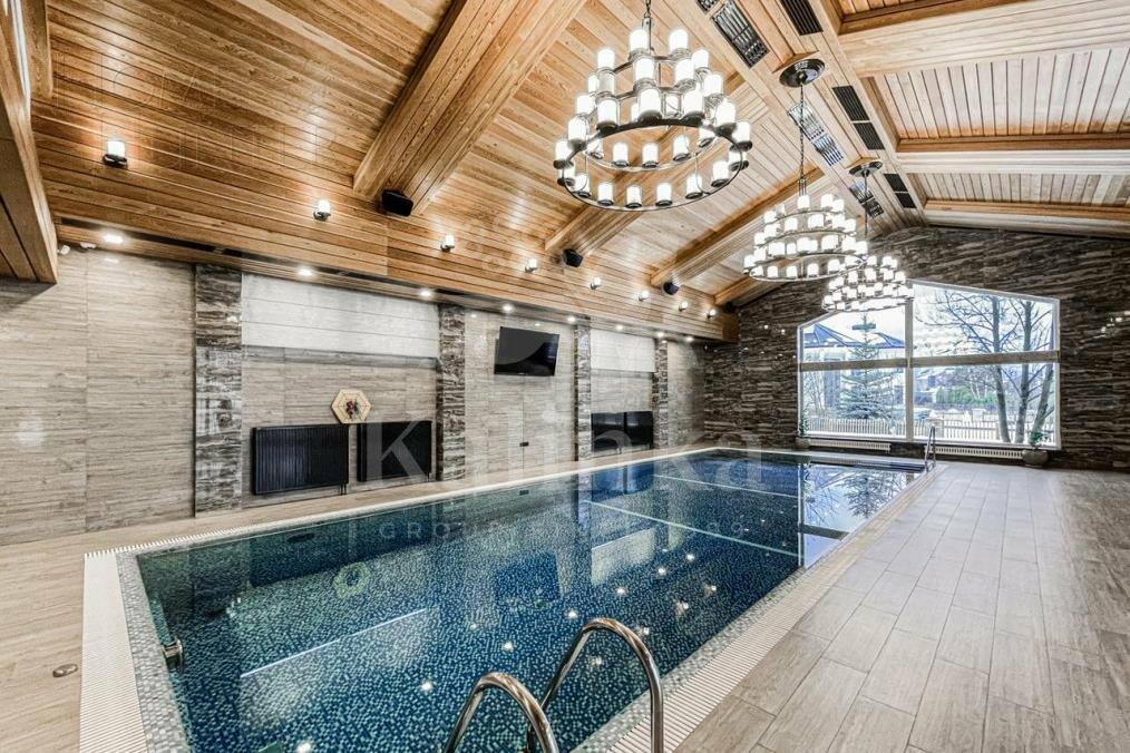 2-этажный коттедж 1 700 м² без отделки