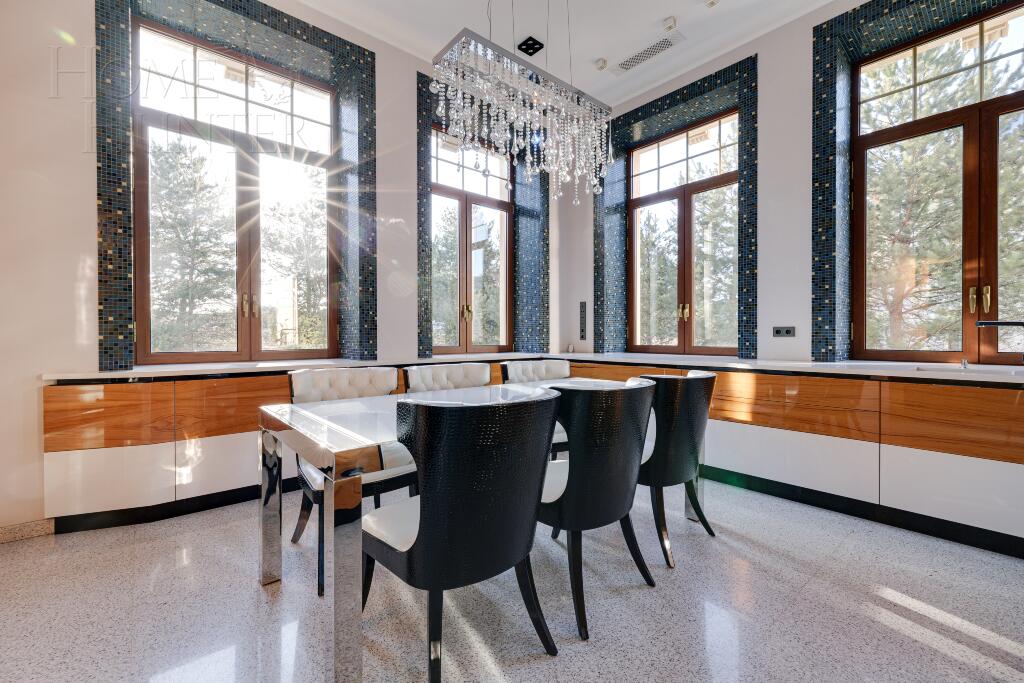 2-этажный коттедж 1 200 м² с отделкой