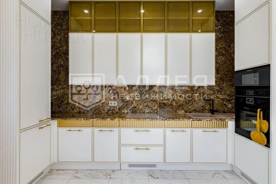 3-этажный коттедж 615 м² с отделкой