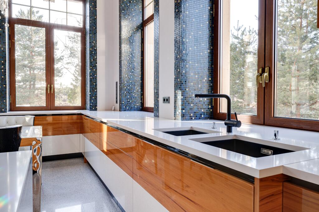 2-этажный коттедж 1 200 м² с отделкой