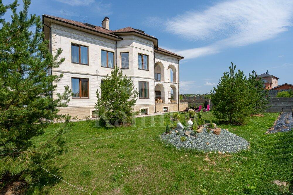 2-этажный коттедж 750 м² с отделкой