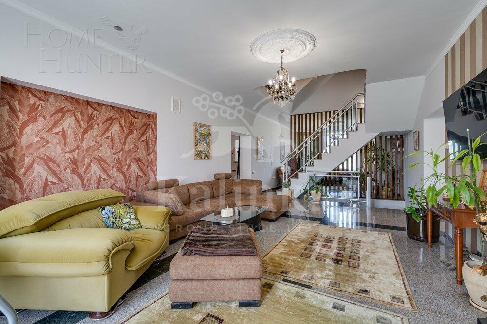 2-этажный коттедж 750 м² с отделкой