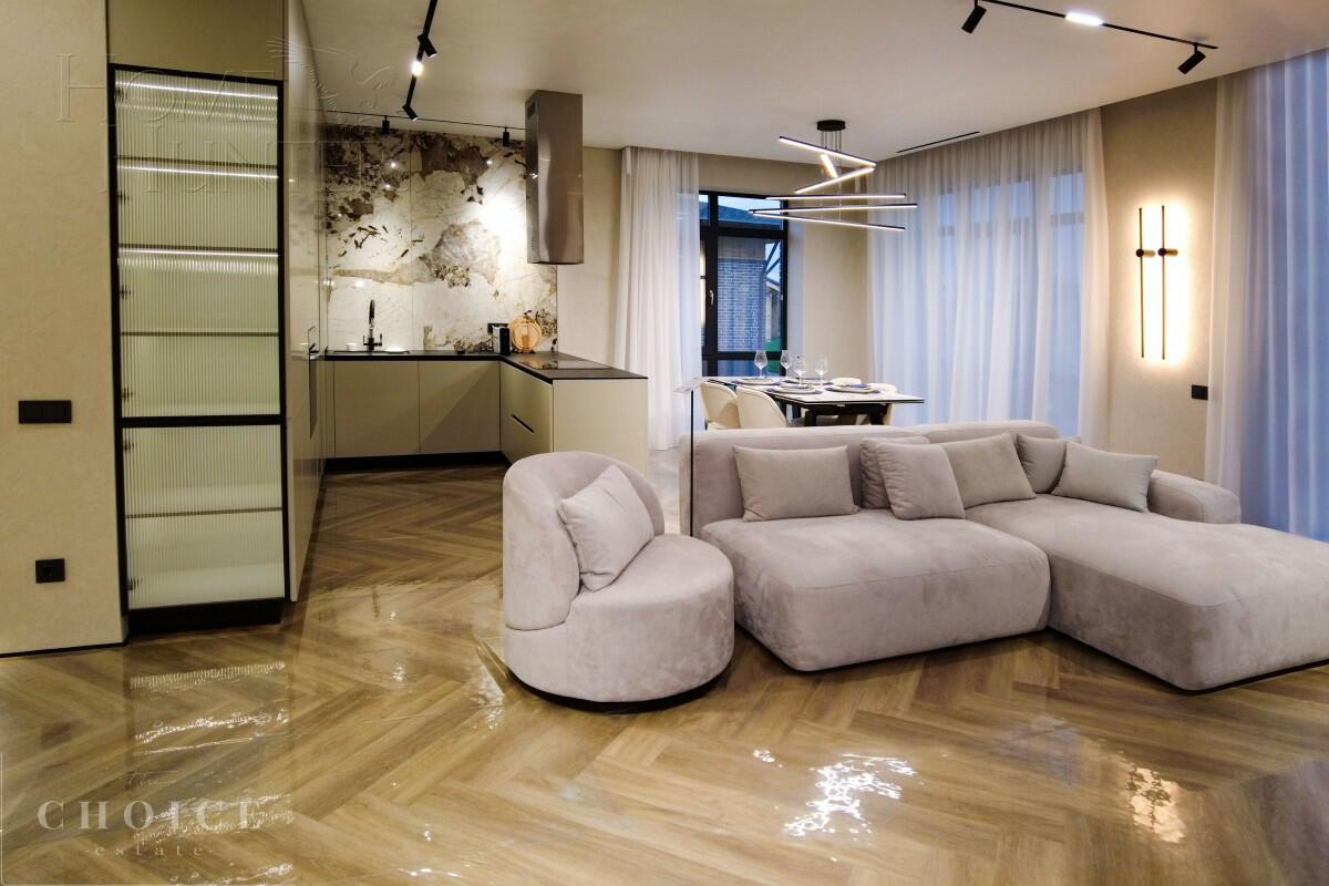 2-этажный коттедж 271 м² с отделкой