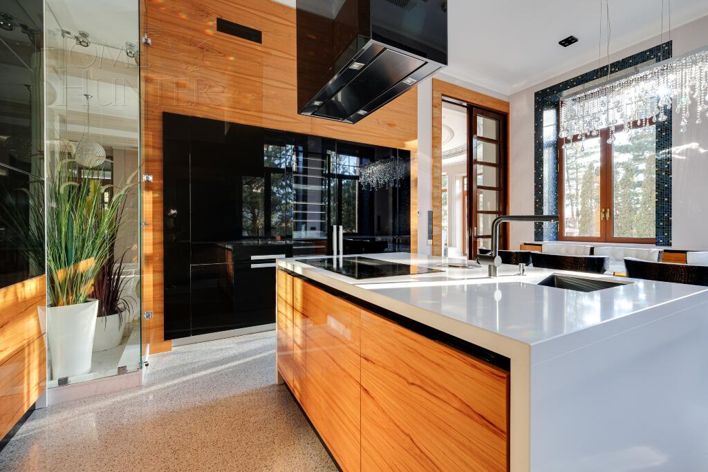 2-этажный коттедж 1 200 м² с отделкой