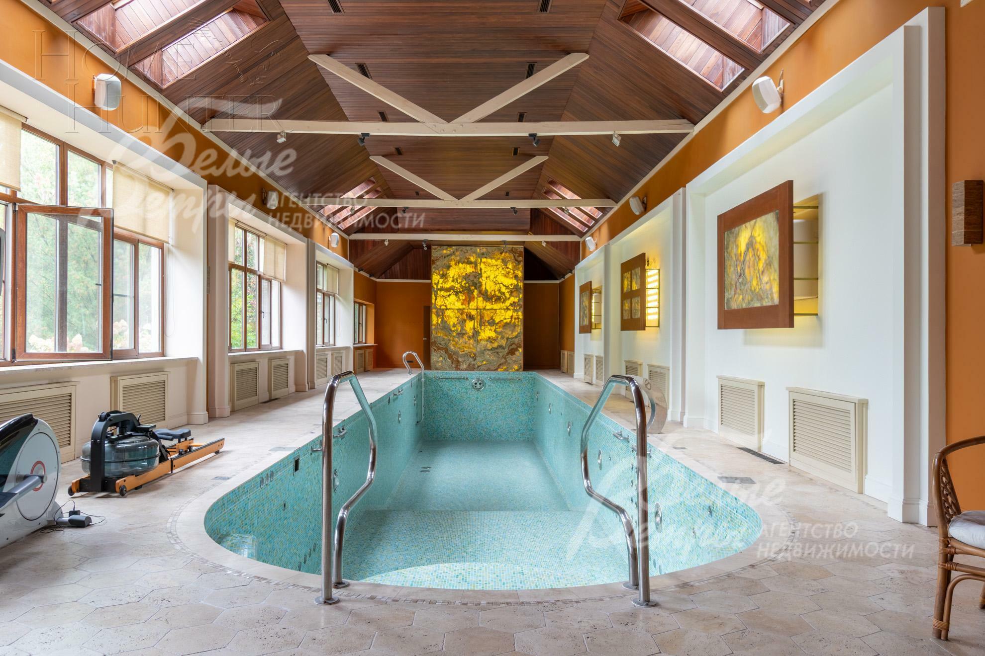 2-этажный коттедж 835 м² с отделкой