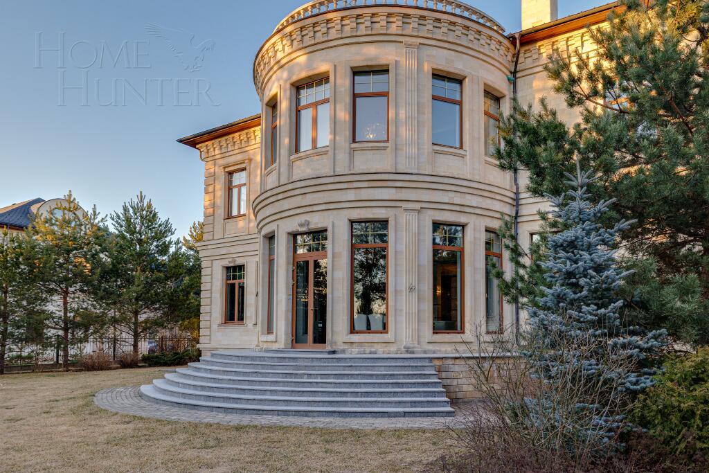 2-этажный коттедж 1 200 м² с отделкой