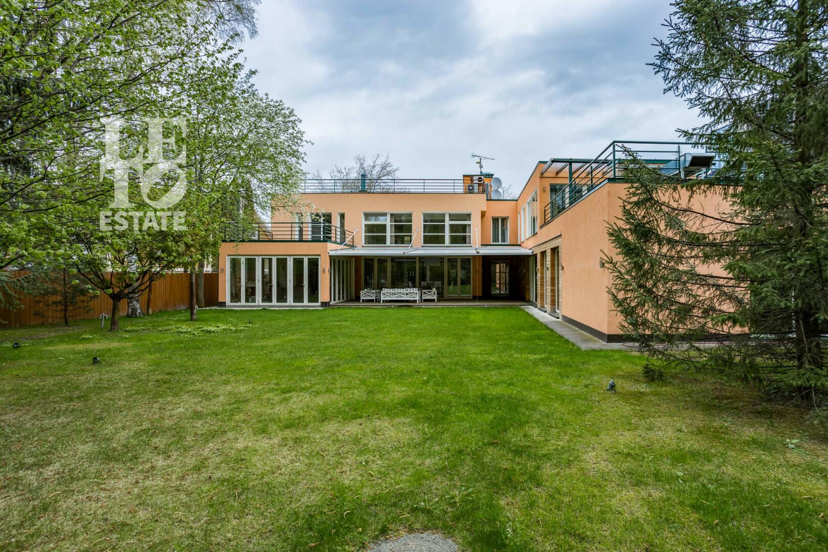 2-этажный коттедж 760 м² с отделкой