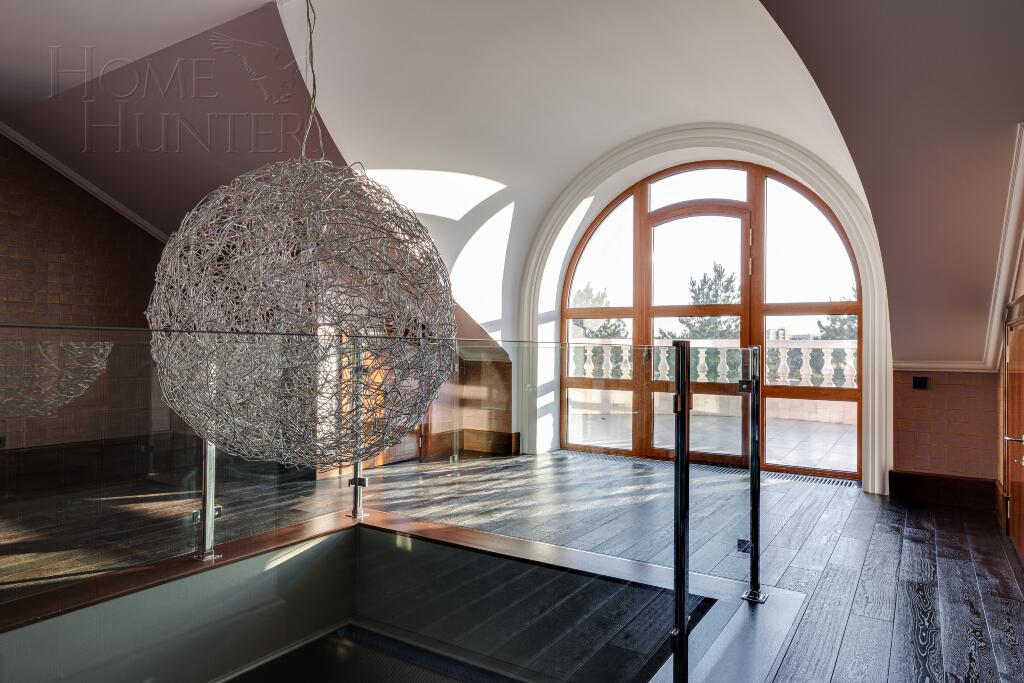 2-этажный коттедж 1 200 м² с отделкой