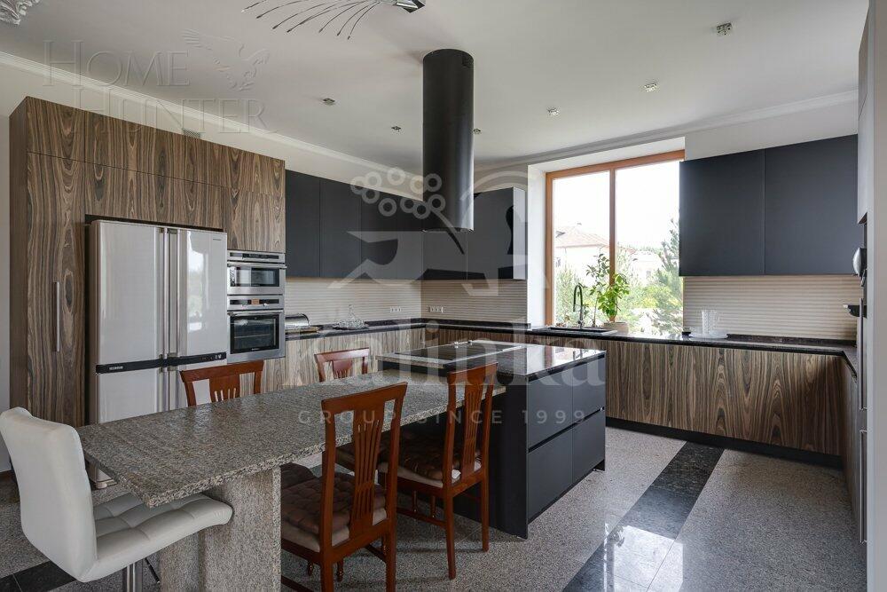 2-этажный коттедж 750 м² с отделкой