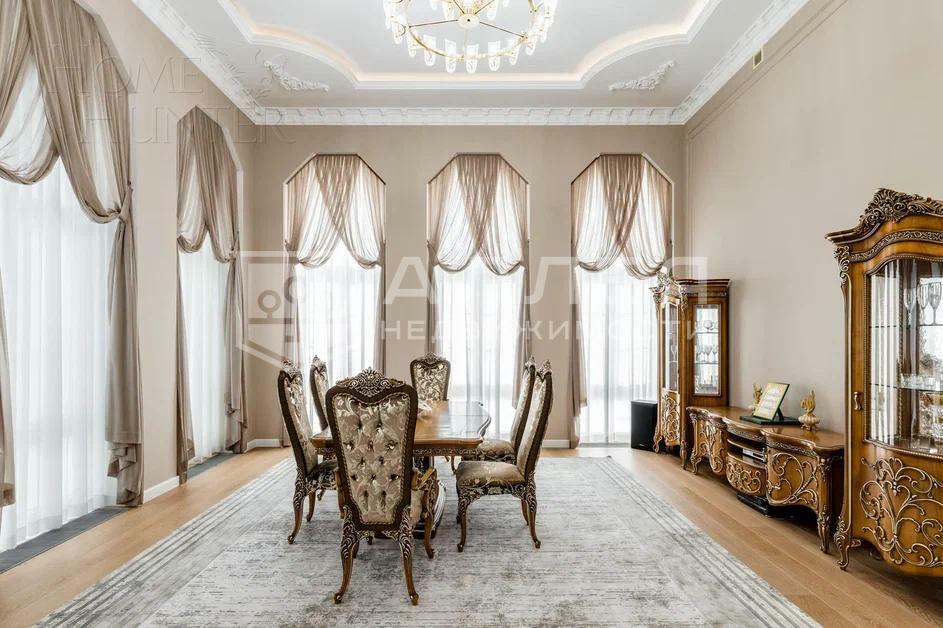 3-этажный коттедж 615 м² с отделкой