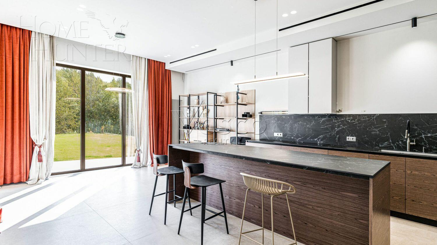 2-этажный коттедж 385 м² с отделкой