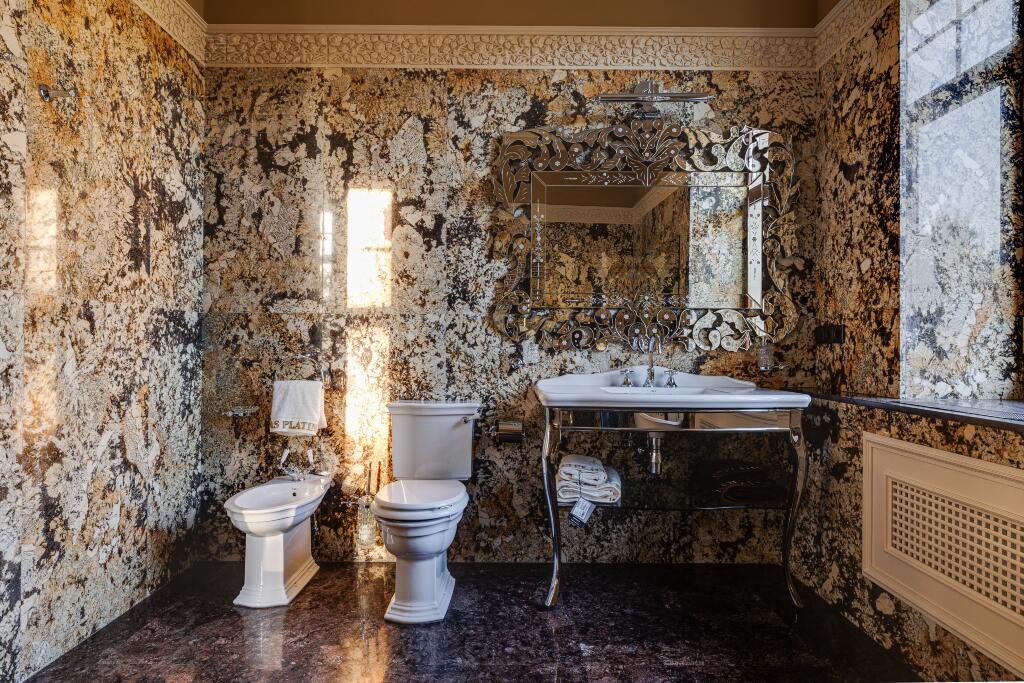 2-этажный коттедж 1 200 м² с отделкой