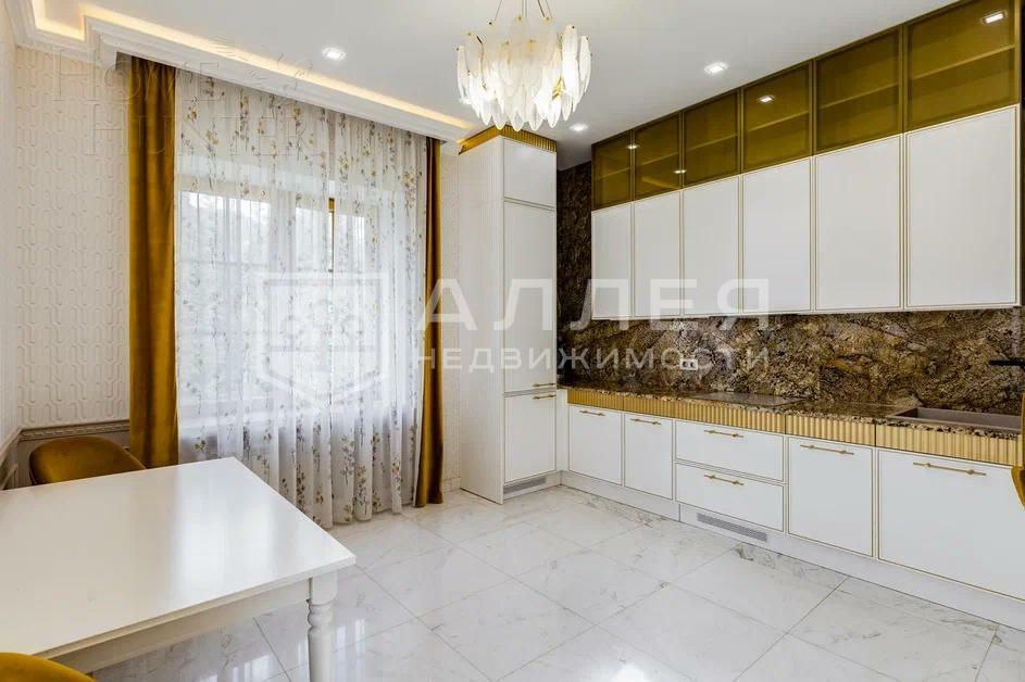 3-этажный коттедж 615 м² с отделкой