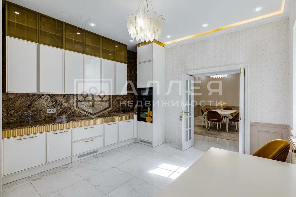 3-этажный коттедж 615 м² с отделкой