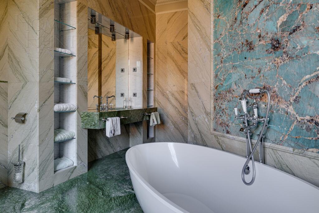 2-этажный коттедж 1 200 м² с отделкой