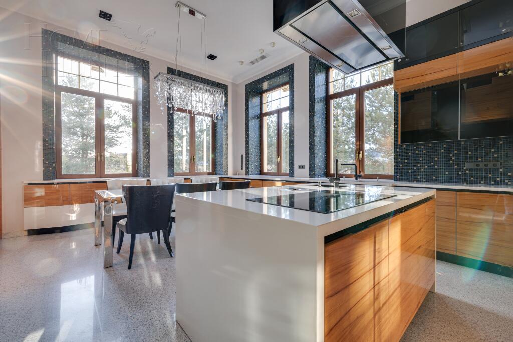 2-этажный коттедж 1 200 м² с отделкой