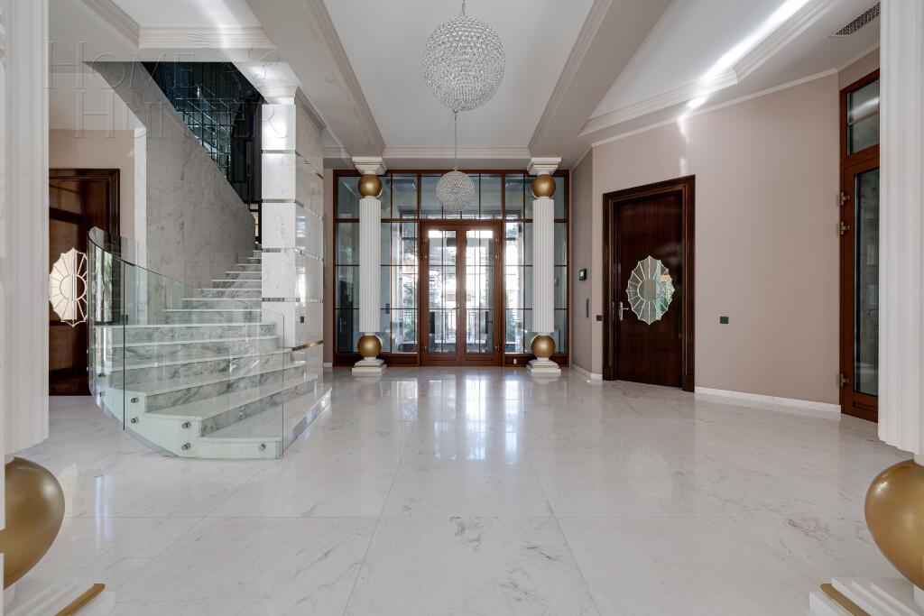 2-этажный коттедж 1 200 м² с отделкой