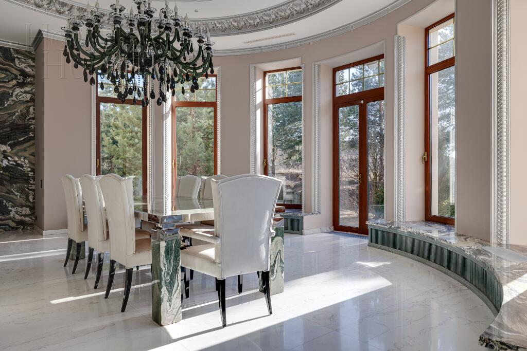 2-этажный коттедж 1 200 м² с отделкой