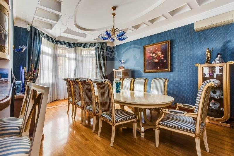 3-этажный коттедж 560 м² с отделкой