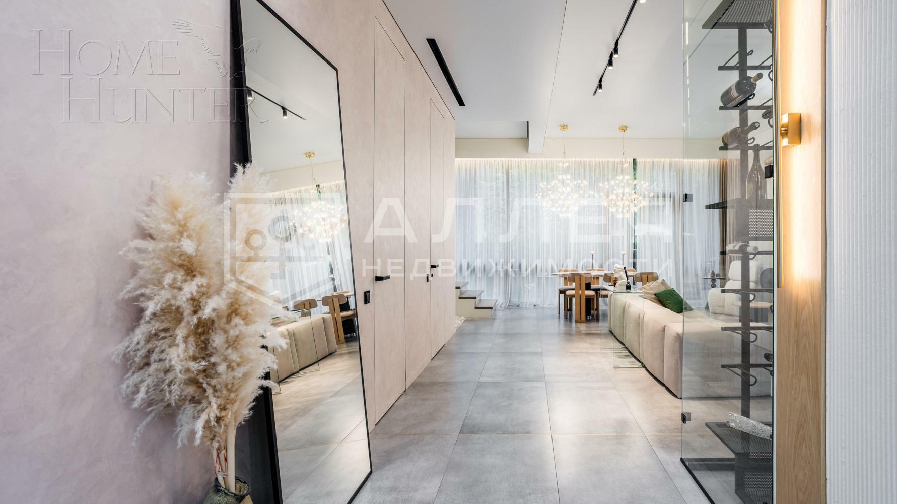 3-этажный таунхаус 240 м² с отделкой