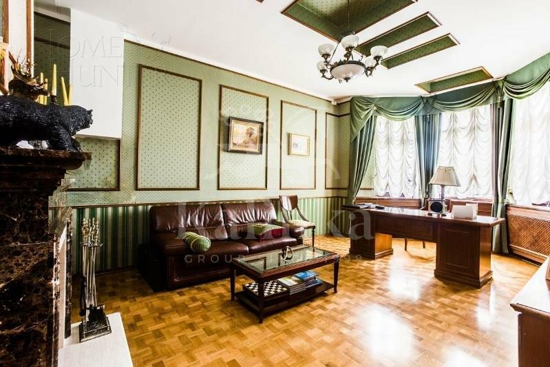 3-этажный коттедж 560 м² с отделкой