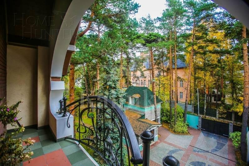 3-этажный коттедж 560 м² с отделкой