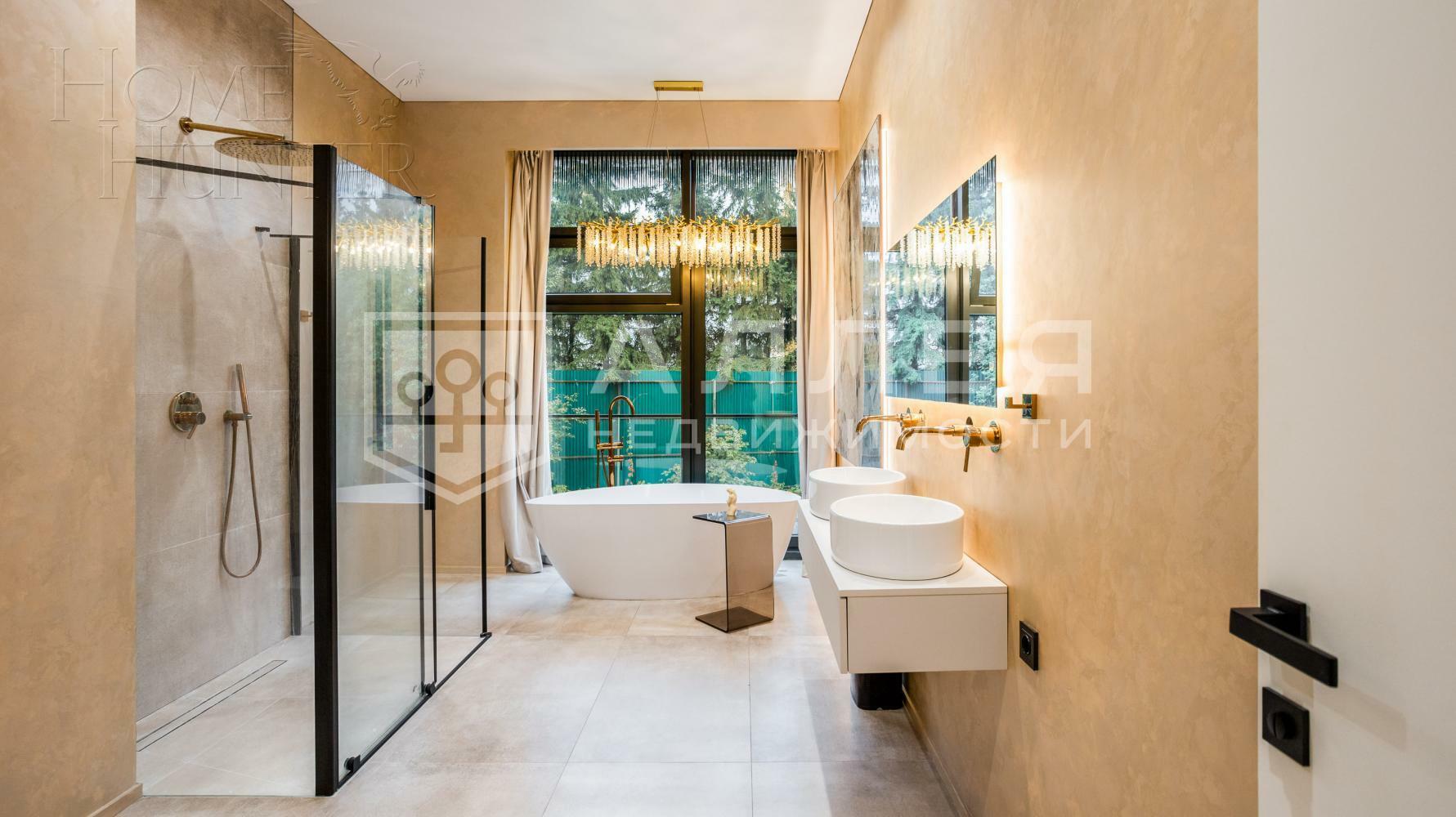 3-этажный таунхаус 240 м² с отделкой