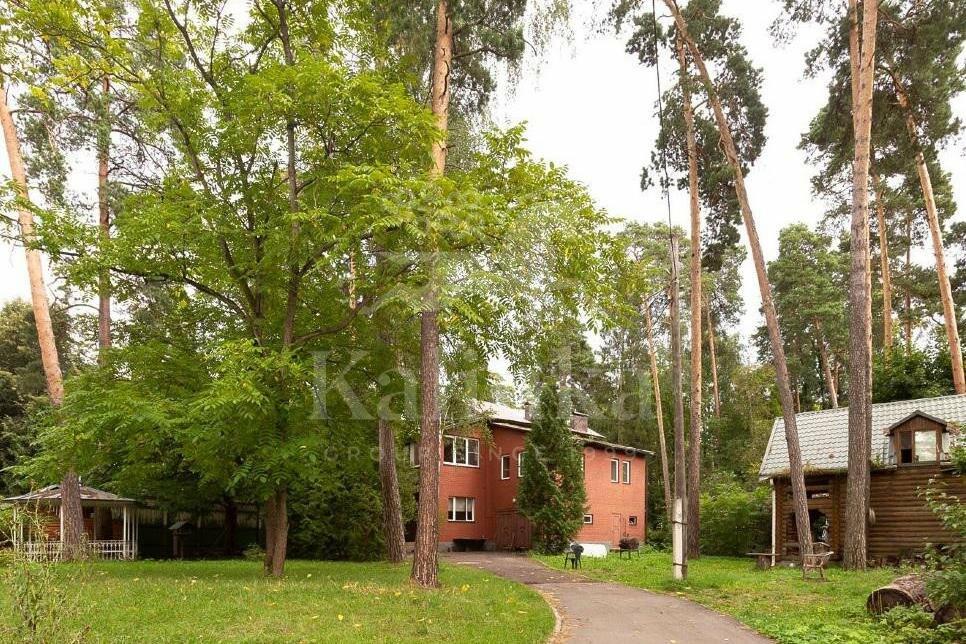 2-этажный коттедж 300 м² без отделки