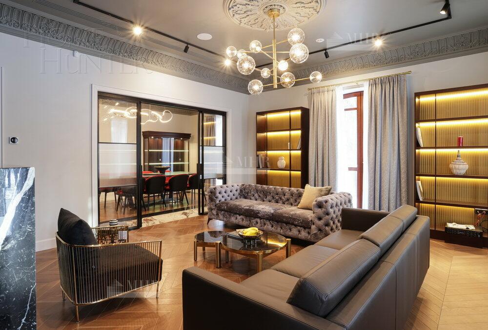 2-этажный коттедж 702 м² с отделкой