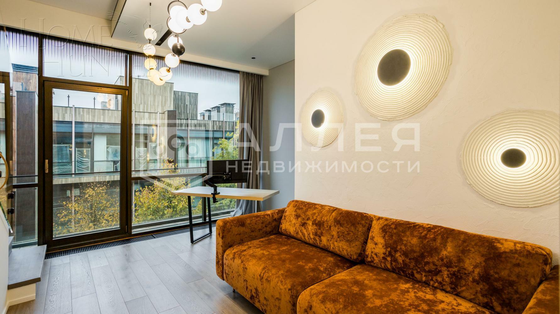 3-этажный таунхаус 240 м² с отделкой