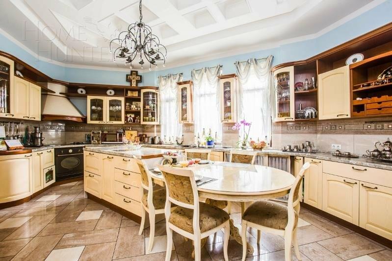 3-этажный коттедж 560 м² с отделкой