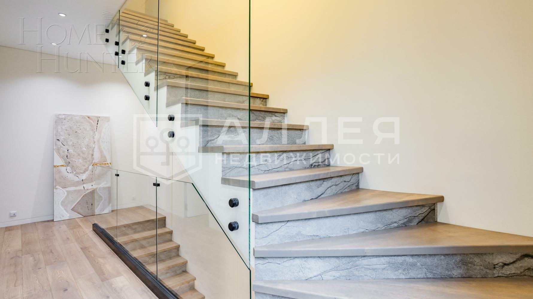 3-этажный таунхаус 240 м² с отделкой