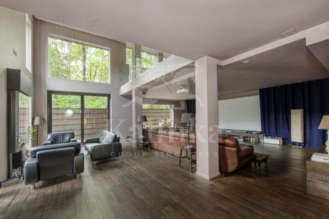 4-этажный коттедж 750 м² с отделкой