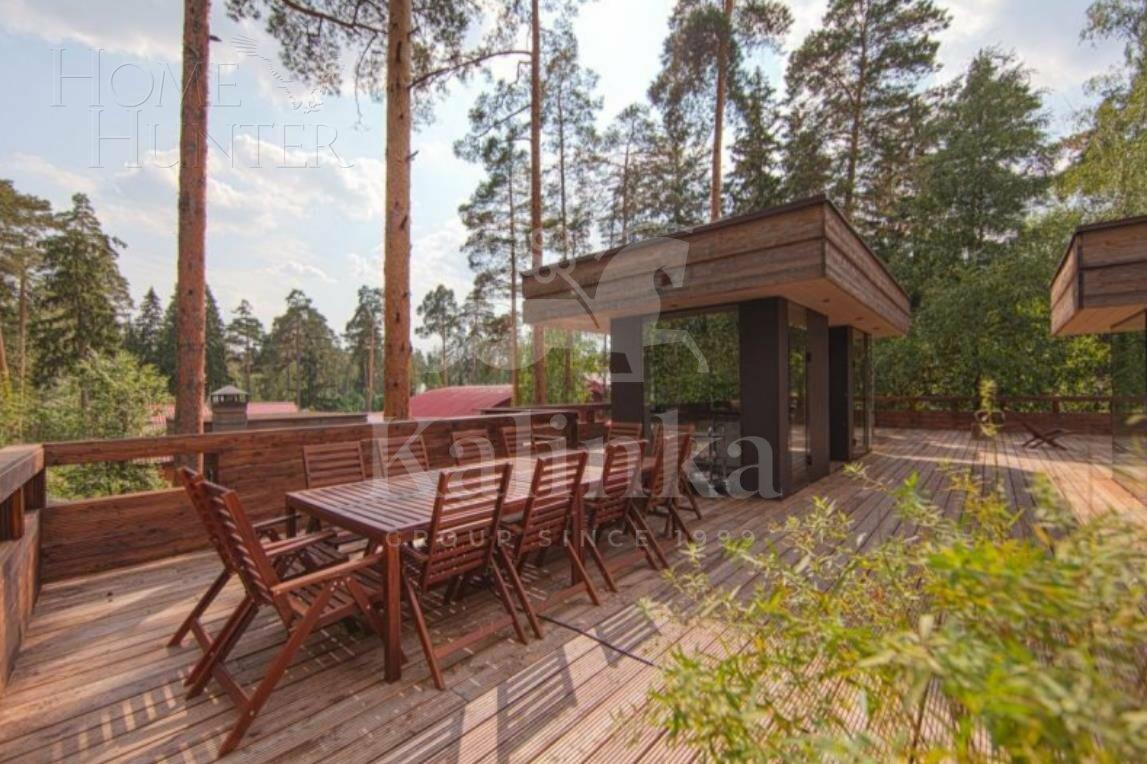 4-этажный коттедж 750 м² с отделкой